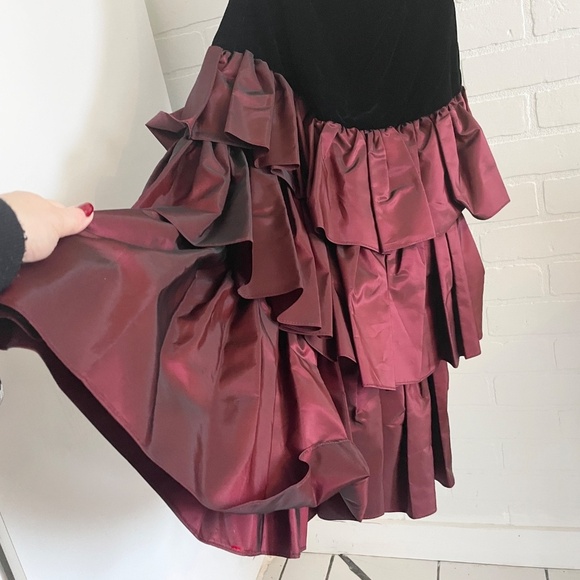 Vintage 80s Gown Strapless dress Black Velvet Velour Dark red iridescent skirt S - Picture 3 of 13